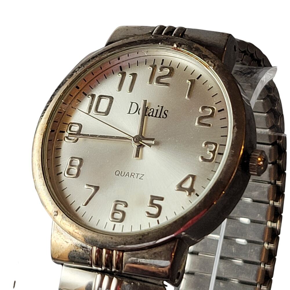 Details Mens Quartz Watch Silver Dial Expansion Band Stainless Steel Back Tested